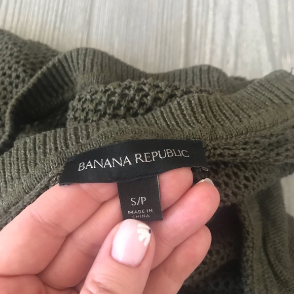 BANANA REPUBLIC Olive Green Loose Knit Linen Sweater with Side Slits - Picture 11 of 12